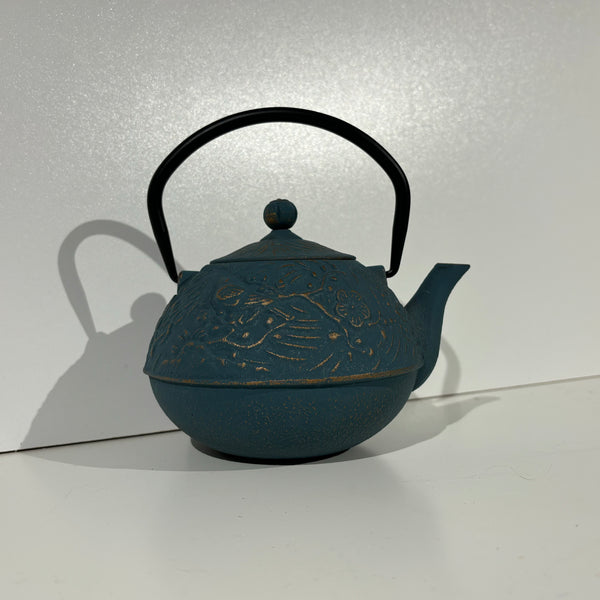 The Meng teapot in cast iron